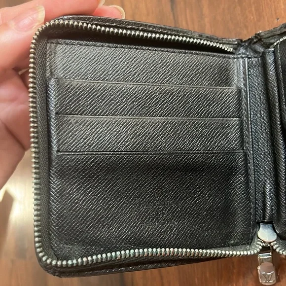 LV wallet zippy (Black) - Picture 9 of 12